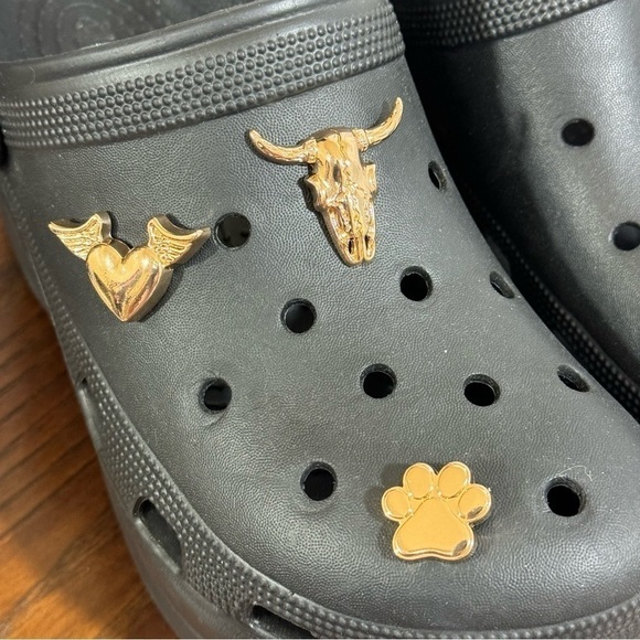 CROC JIBBITZ DOG PAW! 4 piece lot! Each retailing $6.99 - Picture 2 of 6